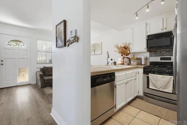 1953 Wellington Lane 7, Vista, CA 92081