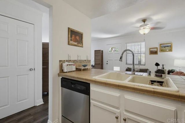 1953 Wellington Lane 7, Vista, CA 92081