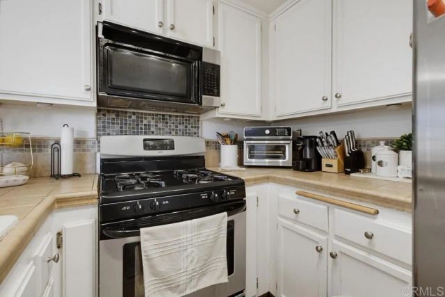 1953 Wellington Lane 7, Vista, CA 92081