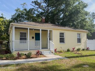 2105 KINGSWOOD Road, Jacksonville, FL 32207