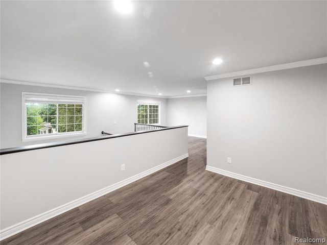 662 Purdy Street 217, Birmingham, MI 48009