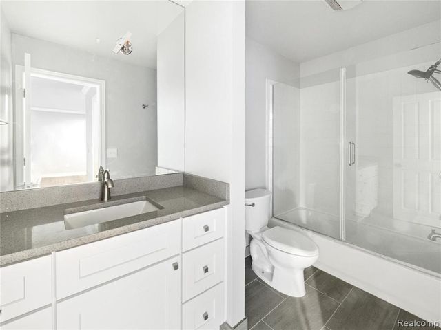 662 Purdy Street 217, Birmingham, MI 48009