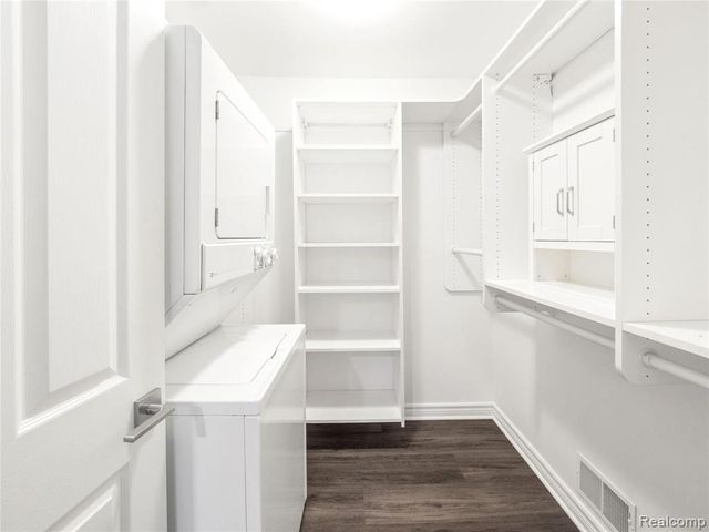 662 Purdy Street 217, Birmingham, MI 48009