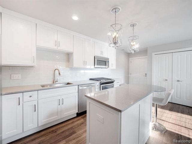 662 Purdy Street 217, Birmingham, MI 48009