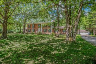 1201 N Canterbury Road, Fayetteville, AR 72701
