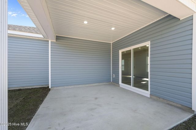 2606 Fountaintown Road, Chinquapin, NC 28521