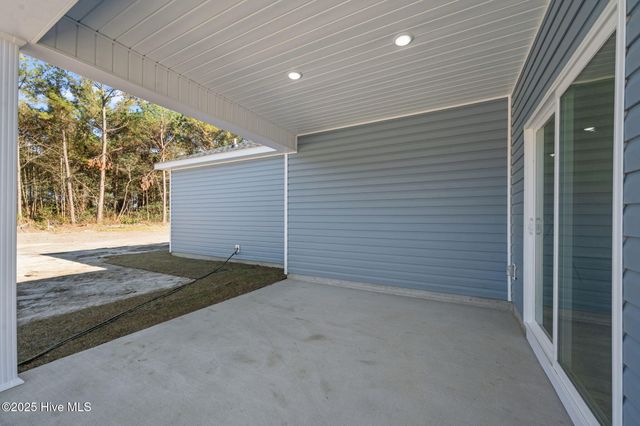 2606 Fountaintown Road, Chinquapin, NC 28521