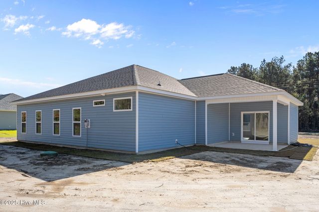 2606 Fountaintown Road, Chinquapin, NC 28521