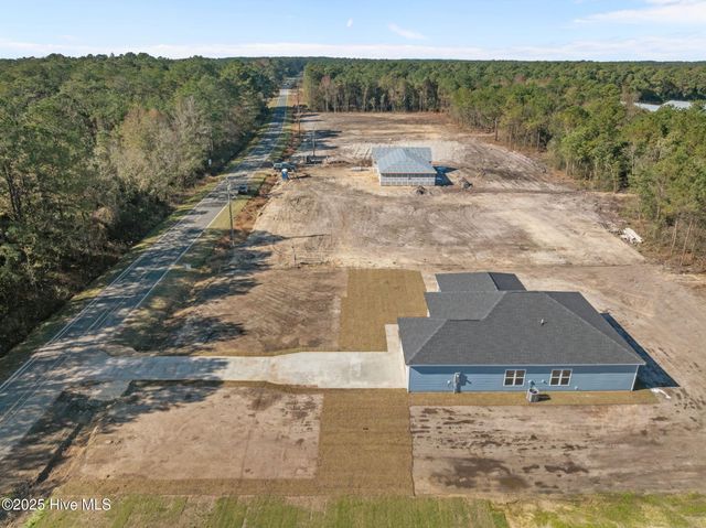 2606 Fountaintown Road, Chinquapin, NC 28521