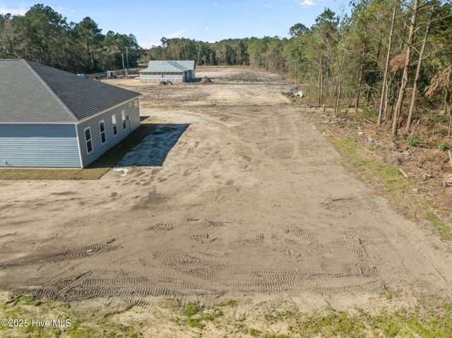 2606 Fountaintown Road, Chinquapin, NC 28521