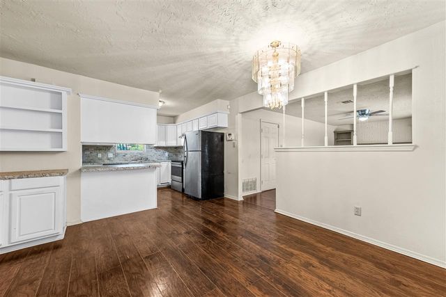 1833 NW Crosby Park Cir, Lawton, OK 73538