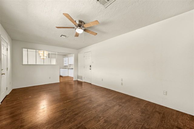1833 NW Crosby Park Cir, Lawton, OK 73538