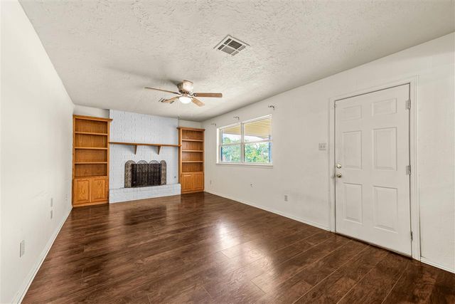 1833 NW Crosby Park Cir, Lawton, OK 73538
