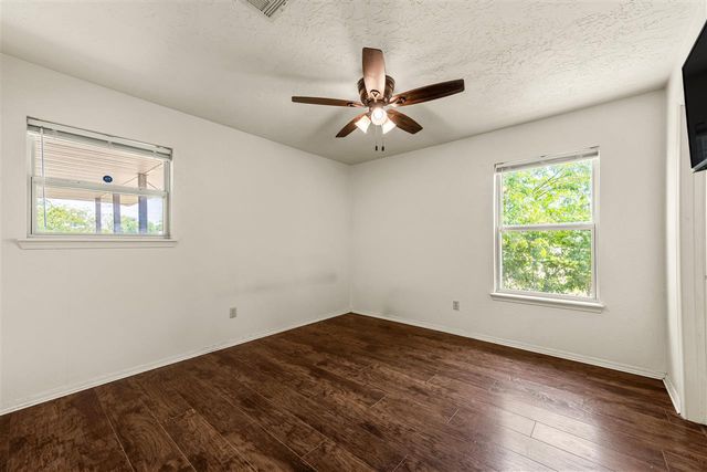 1833 NW Crosby Park Cir, Lawton, OK 73538