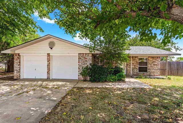 1833 NW Crosby Park Cir, Lawton, OK 73538