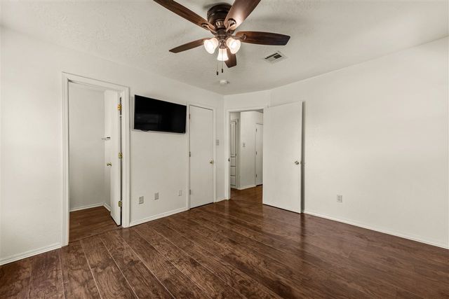 1833 NW Crosby Park Cir, Lawton, OK 73538
