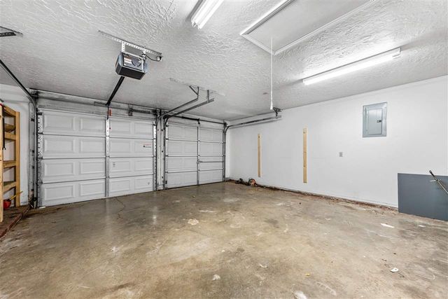 1833 NW Crosby Park Cir, Lawton, OK 73538