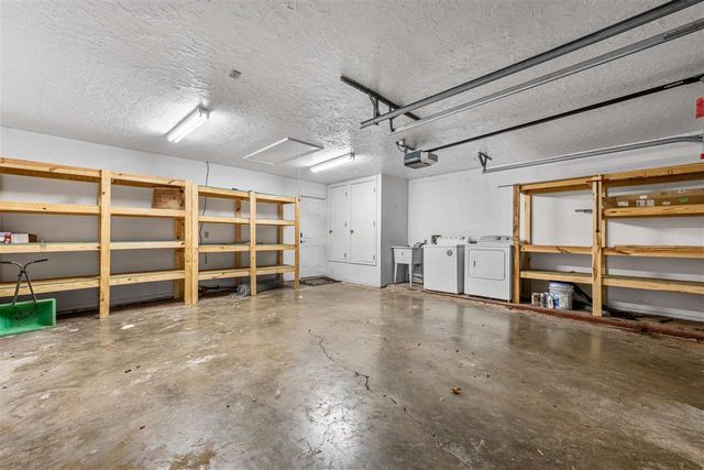 1833 NW Crosby Park Cir, Lawton, OK 73538