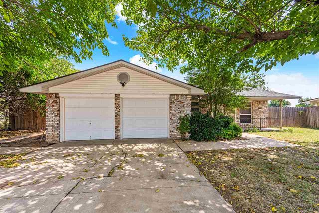 1833 NW Crosby Park Cir, Lawton, OK 73538