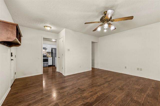 1833 NW Crosby Park Cir, Lawton, OK 73538