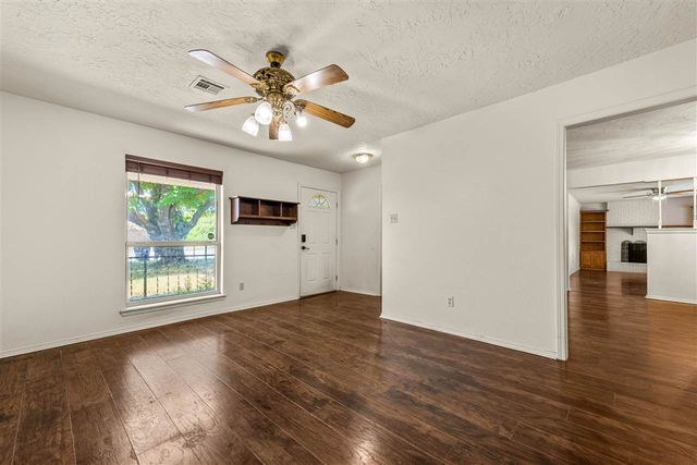 1833 NW Crosby Park Cir, Lawton, OK 73538