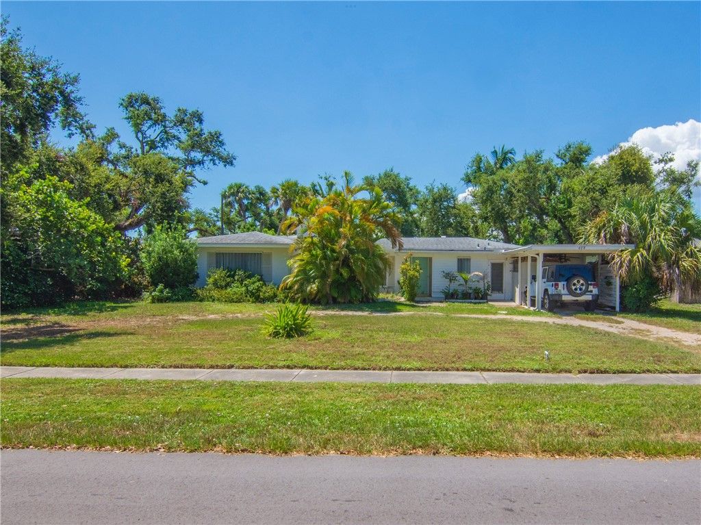 628 Banyan Road, Vero Beach, FL 32963