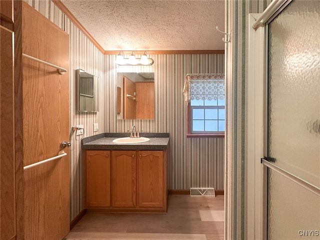 355 Aspen Drive, Utica, NY 13502