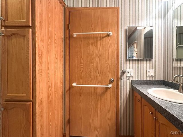 355 Aspen Drive, Utica, NY 13502