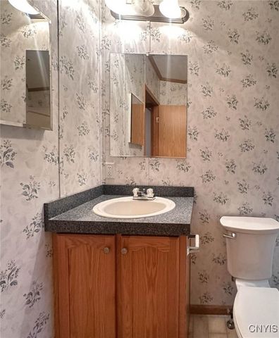 355 Aspen Drive, Utica, NY 13502