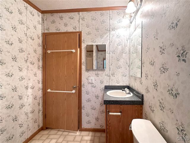 355 Aspen Drive, Utica, NY 13502