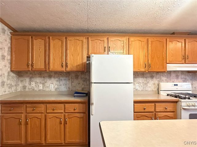 355 Aspen Drive, Utica, NY 13502