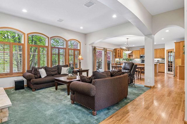 8167 Enclave Road, Woodbury, MN 55125