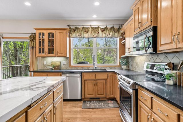 8167 Enclave Road, Woodbury, MN 55125