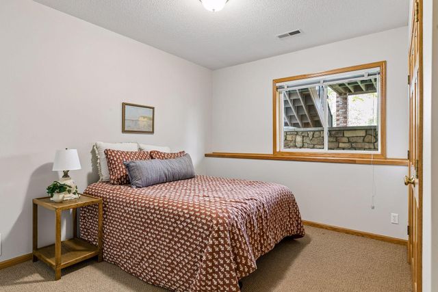 8167 Enclave Road, Woodbury, MN 55125