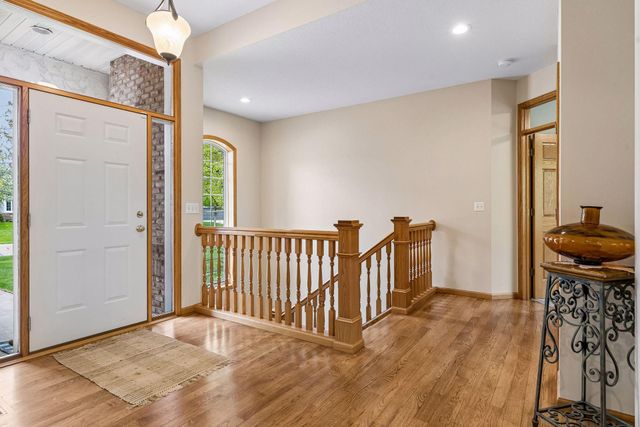8167 Enclave Road, Woodbury, MN 55125