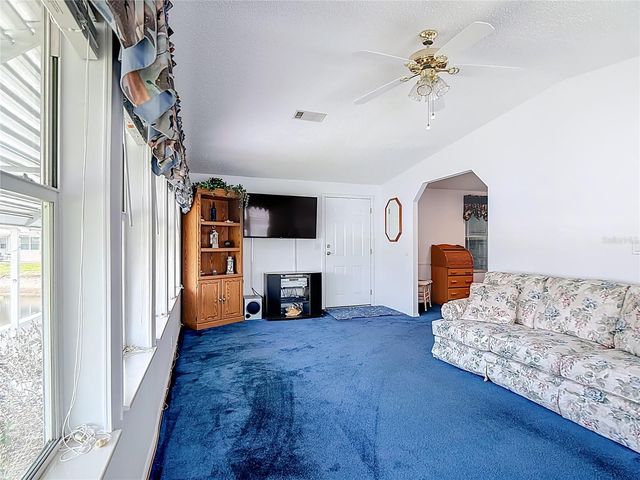 499 VILLAGE BOULEVARD, Frostproof, FL 33843