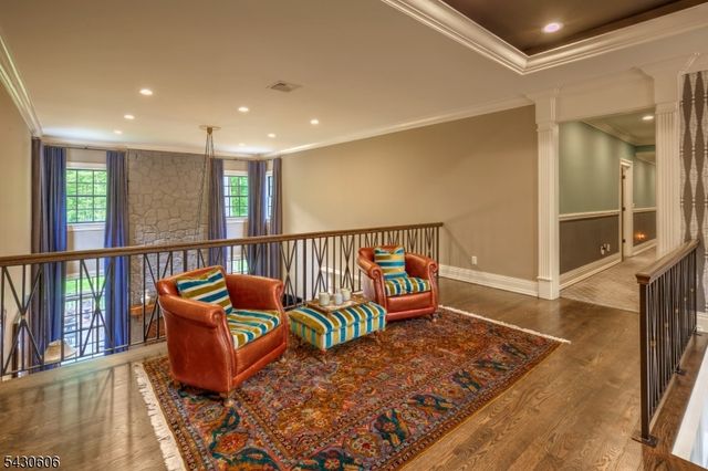 5 Burnett Rd, Mendham Twp., NJ 07945