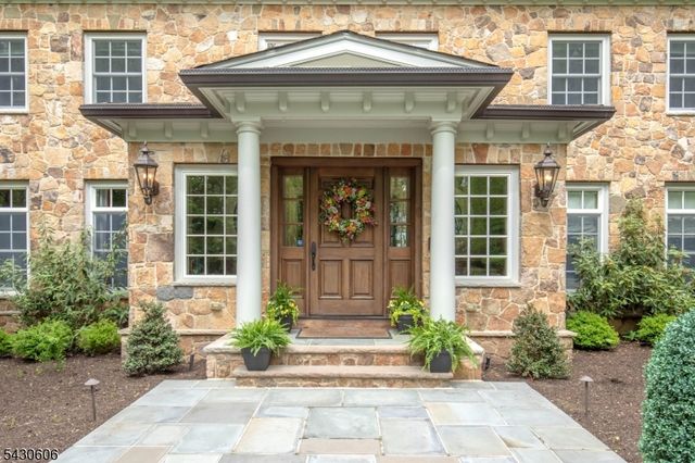 5 Burnett Rd, Mendham Twp., NJ 07945