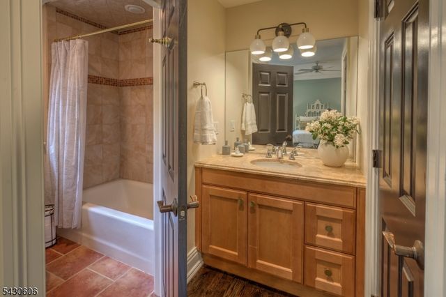 5 Burnett Rd, Mendham Twp., NJ 07945