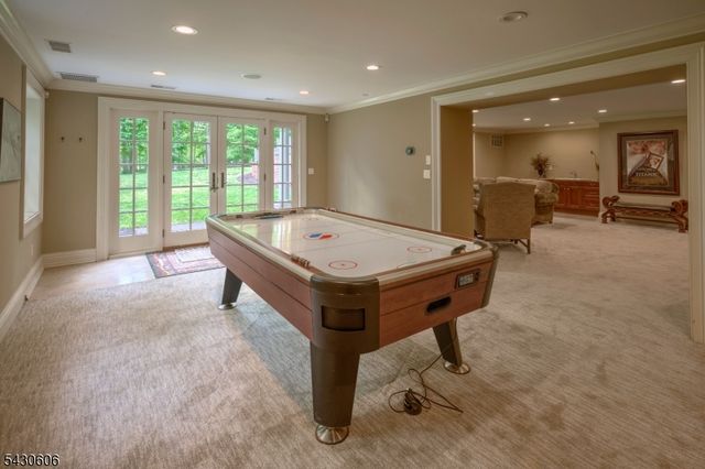5 Burnett Rd, Mendham Twp., NJ 07945