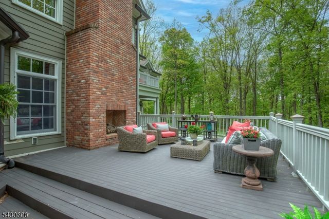 5 Burnett Rd, Mendham Twp., NJ 07945