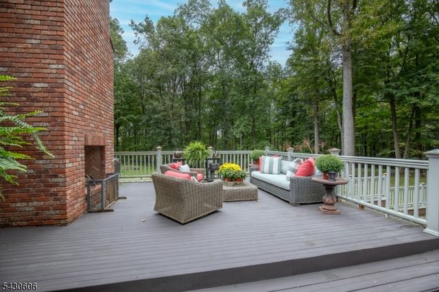 5 Burnett Rd, Mendham Twp., NJ 07945