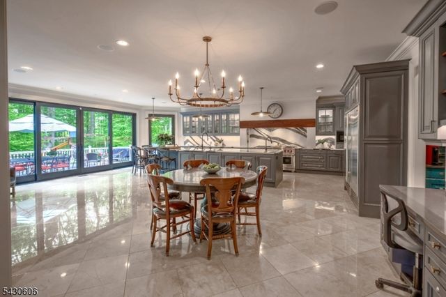 5 Burnett Rd, Mendham Twp., NJ 07945