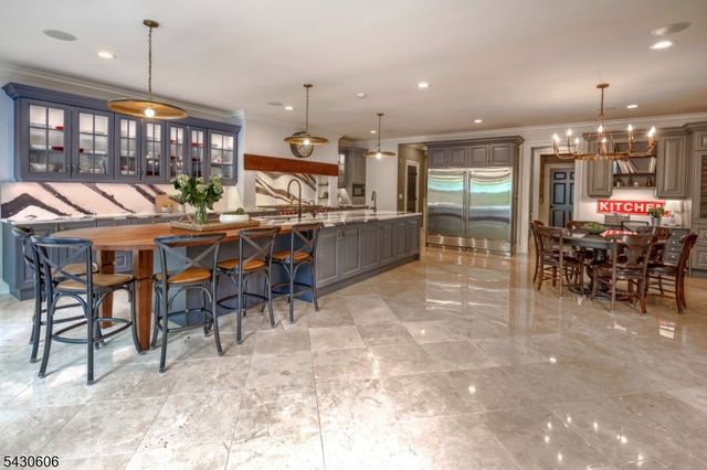 5 Burnett Rd, Mendham Twp., NJ 07945