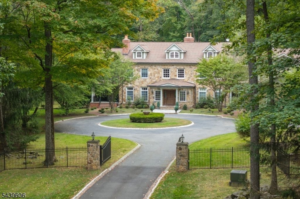 5 Burnett Rd, Mendham Twp., NJ 07945