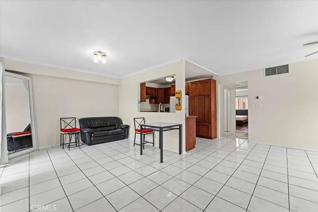 14829 Sherman 1, Van Nuys, CA 91405