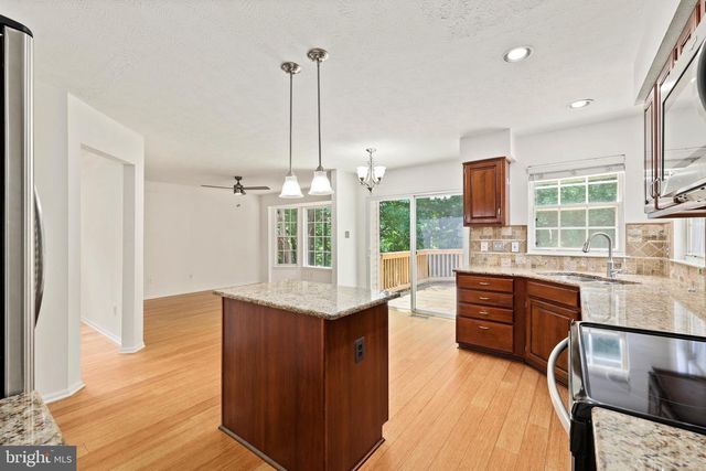 9242 MATTHEW DR, Manassas Park, VA 20111