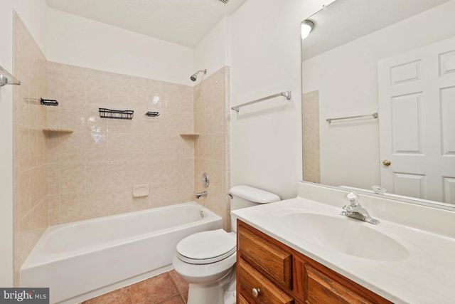 9242 MATTHEW DR, Manassas Park, VA 20111