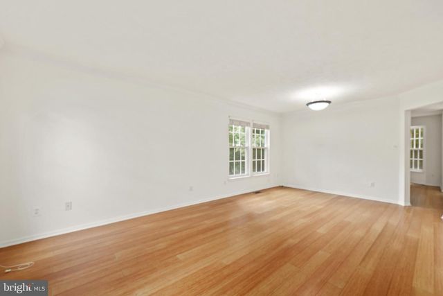 9242 MATTHEW DR, Manassas Park, VA 20111