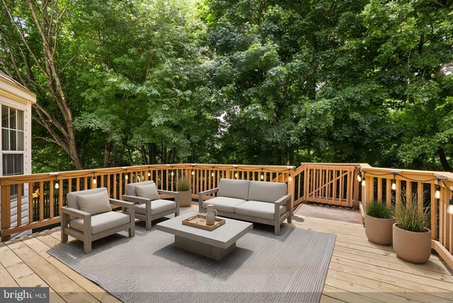 9242 MATTHEW DR, Manassas Park, VA 20111